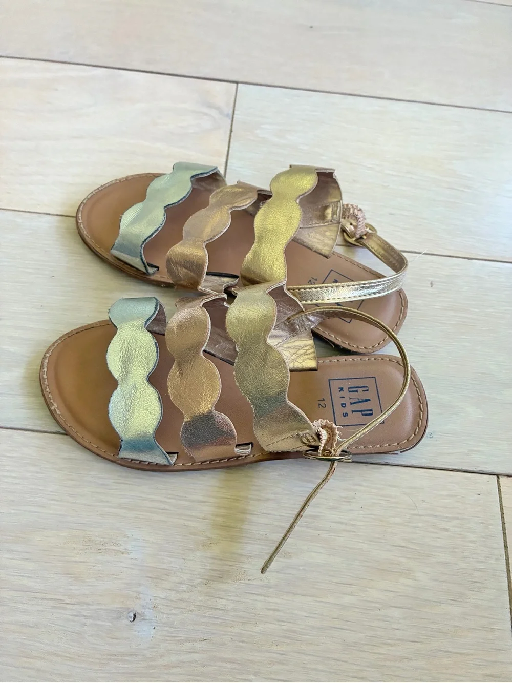 GAP Kids Metallic Scalloped Strap Sandals - Gold/Rose Gold/Silver GUC Size 12